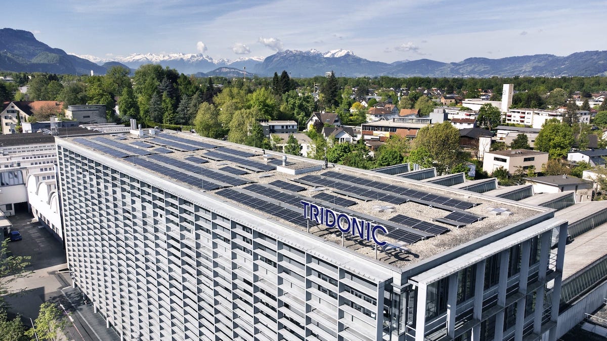 Sustainable_Tridonic_building_002.jpg